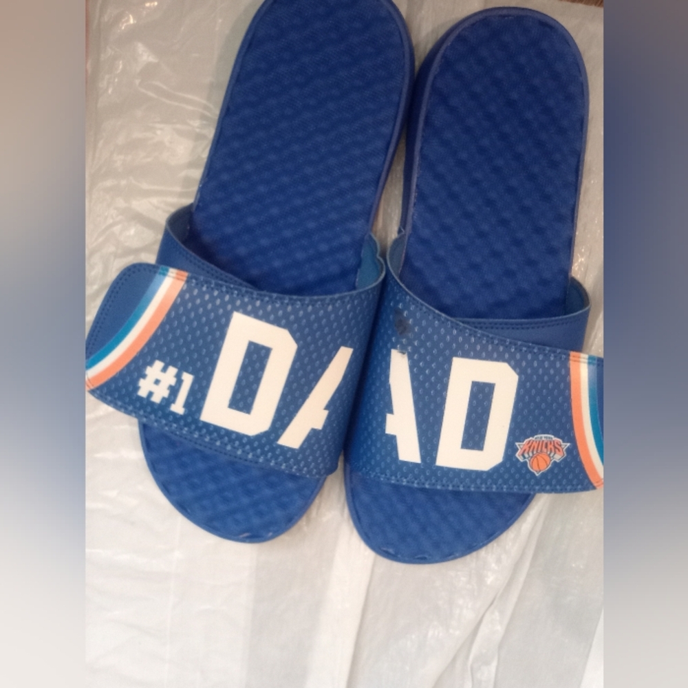 Knicks #1 Dad new with defects size 13 slides